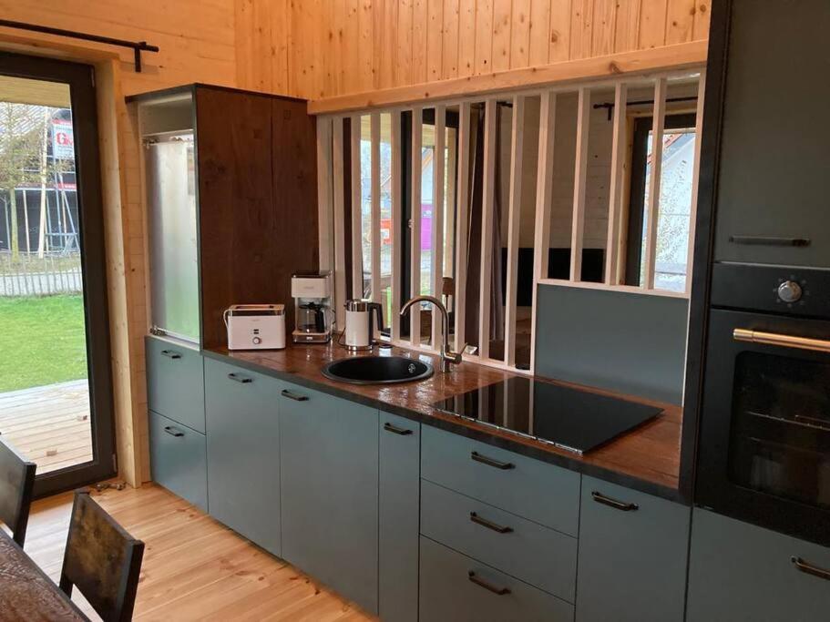 Gemuetliches Holzhaus Am See Warin Екстериор снимка